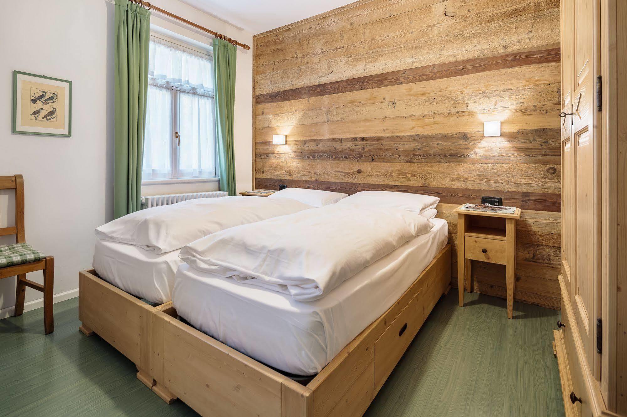 Hotel Oasi Cortina dʼAmpezzo Exteriör bild